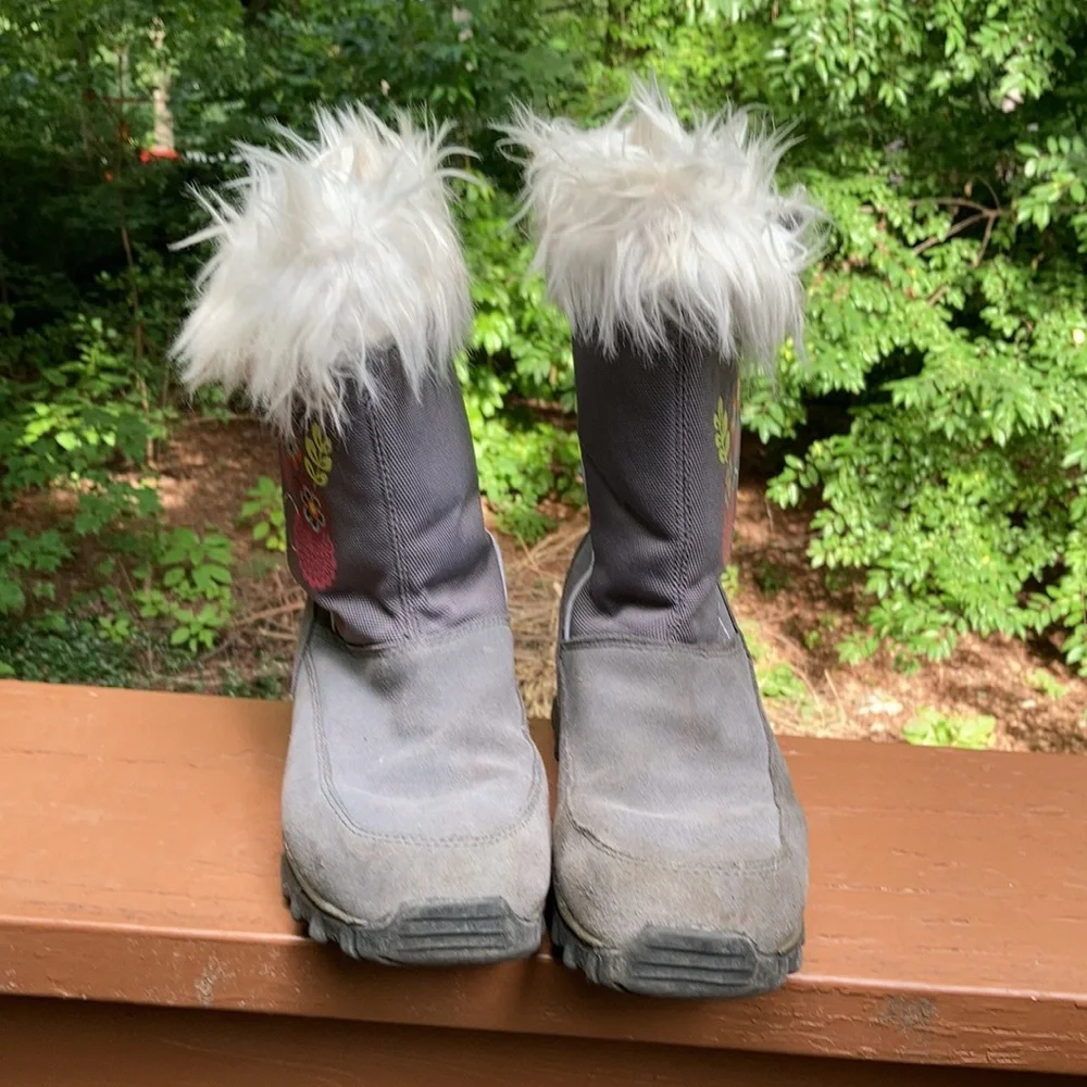 Hanna Anderson grey leather boots